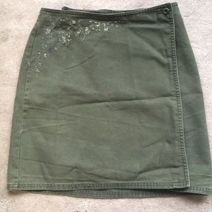 Ann Taylor LOFT Embroidered Wrap Skirt Size 4